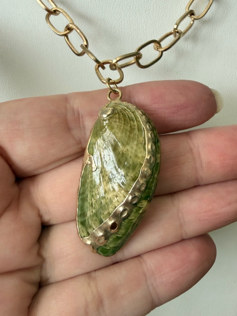Vintage Abalone Shell Green Gold Dipped Pendant Gold Tone Chain Link Necklace